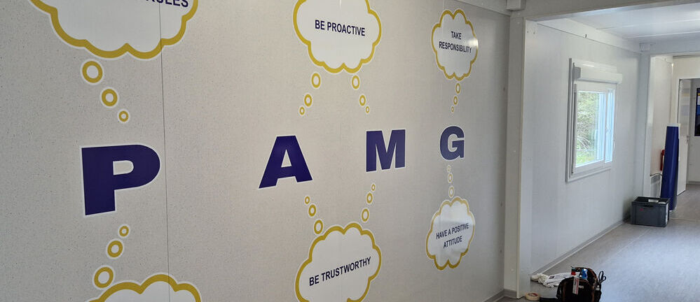 Corporate Design Beschilderung, Innenbereich Folierung