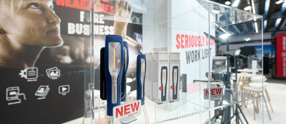 Grafikwand, Exponaten, Messeexponat, Podest, automechanika Frankfurt