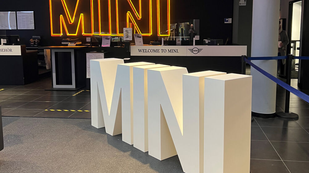 BMW, Mini, Autohaus Wiesbaden, 3D Buchstaben, Werbetechnik, Digifant, Wiesbaden, Sonderbau