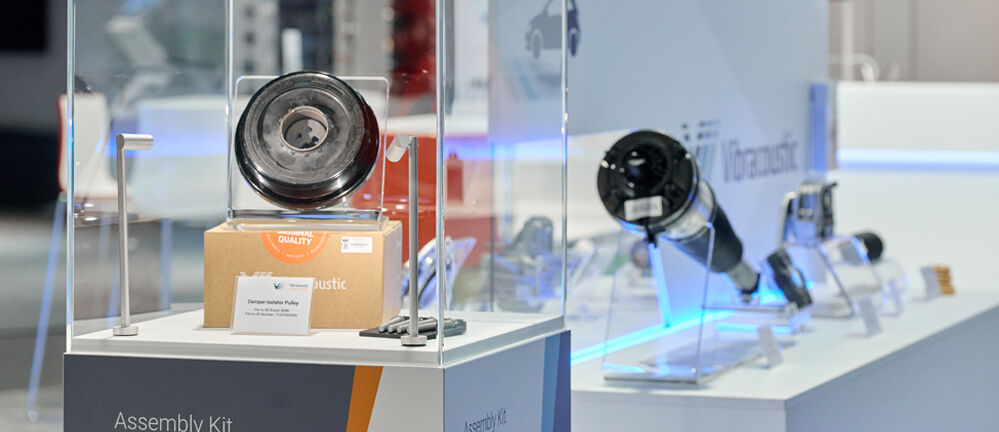 Glasvitirine, Exponatenpräsentation auf dem Messestand in Frankfurt