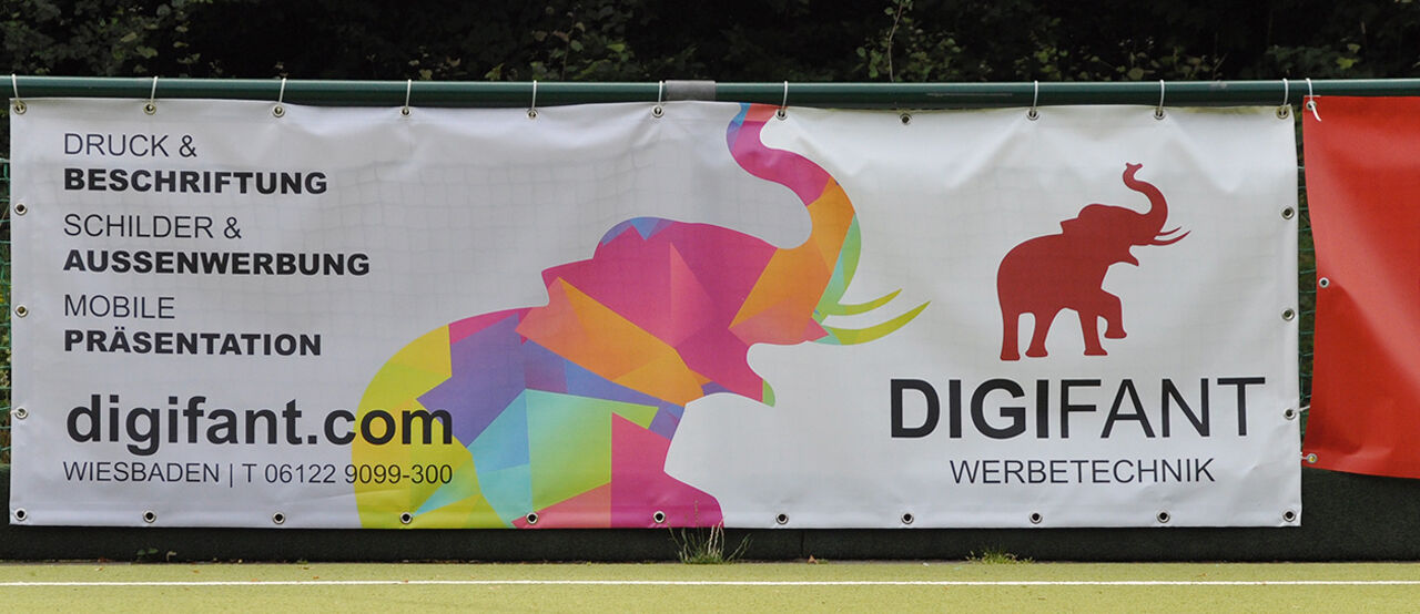 Bandenwerbung WTHC, Wiesbaden